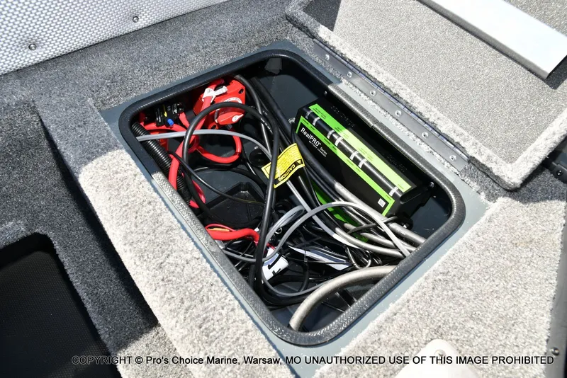 Slide: The Image of Ranger VX1988 WT w/250HP Mercury Pro-XS 2026 - 76