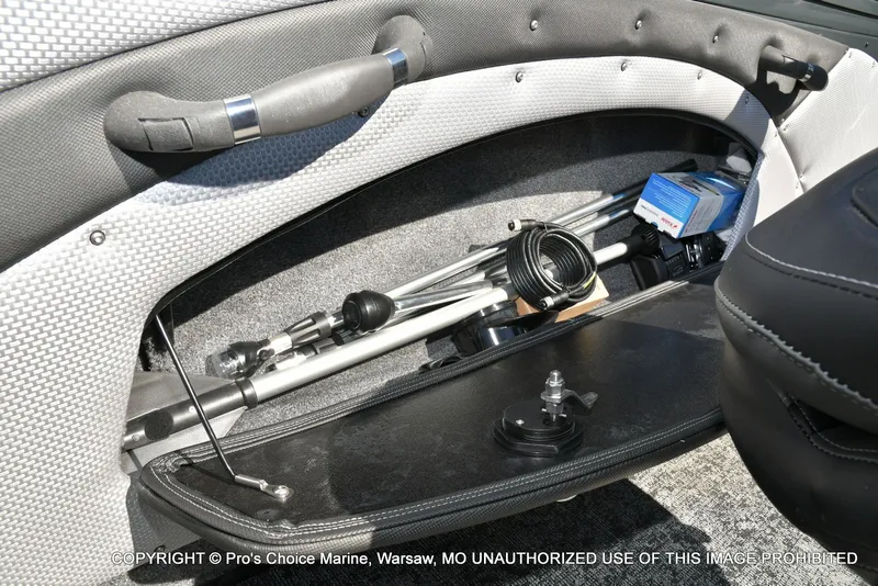 Slide: The Image of Ranger VX1988 WT w/250HP Mercury Pro-XS 2026 - 84