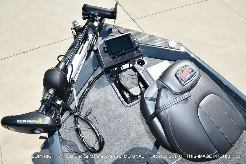 Slide: The Image of Ranger RT198P Cup Garmin Livescope Equipped 2026 - 13