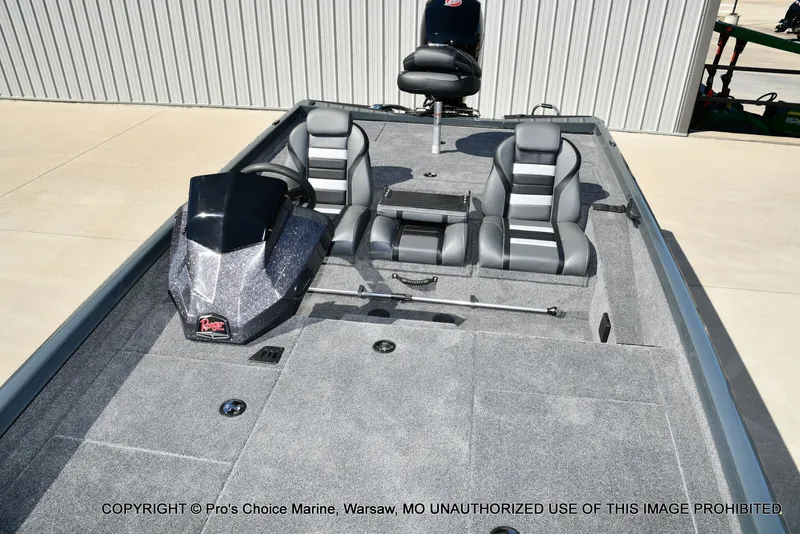 Slide: The Image of Ranger RT198P Cup Garmin Livescope Equipped 2026 - 15