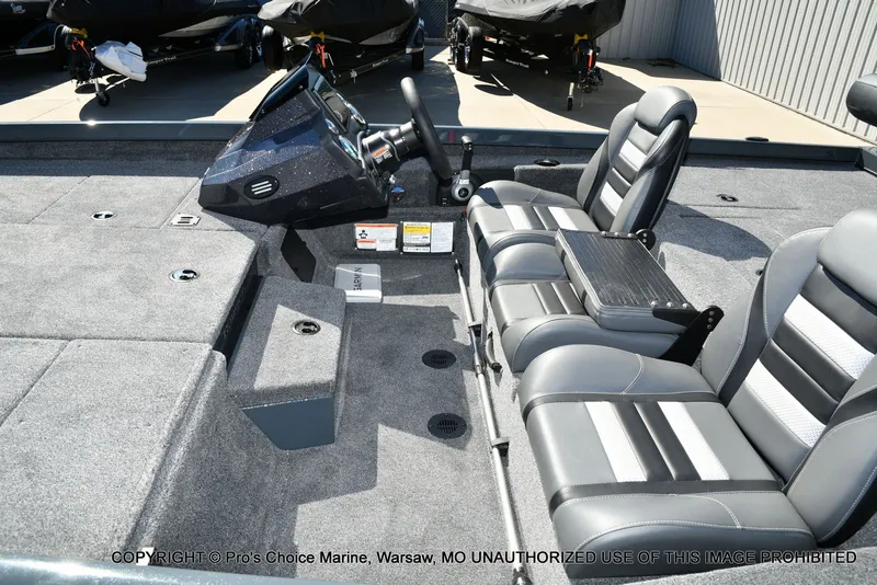 Slide: The Image of Ranger RT198P Cup Garmin Livescope Equipped 2026 - 17