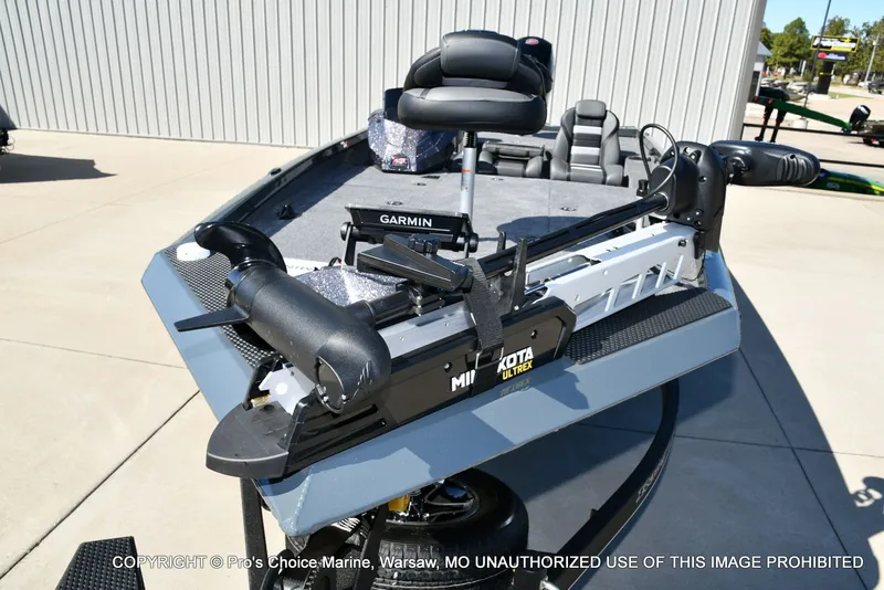 Slide: The Image of Ranger RT198P Cup Garmin Livescope Equipped 2026 - 30