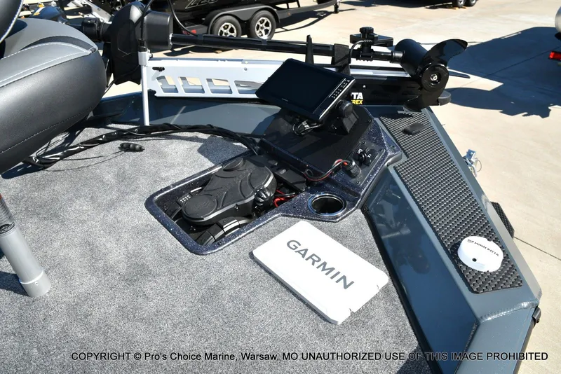 Slide: The Image of Ranger RT198P Cup Garmin Livescope Equipped 2026 - 33