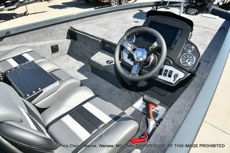 Slide: The Image of Ranger RT198P Cup Garmin Livescope Equipped 2026 - 37