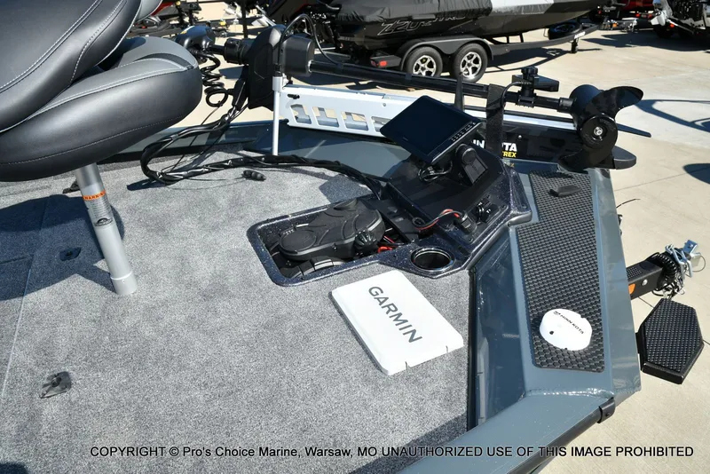 Slide: The Image of Ranger RT198P Cup Garmin Livescope Equipped 2026 - 5