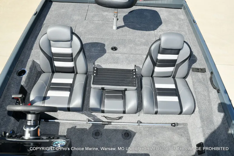 Slide: The Image of Ranger RT198P Cup Garmin Livescope Equipped 2026 - 52