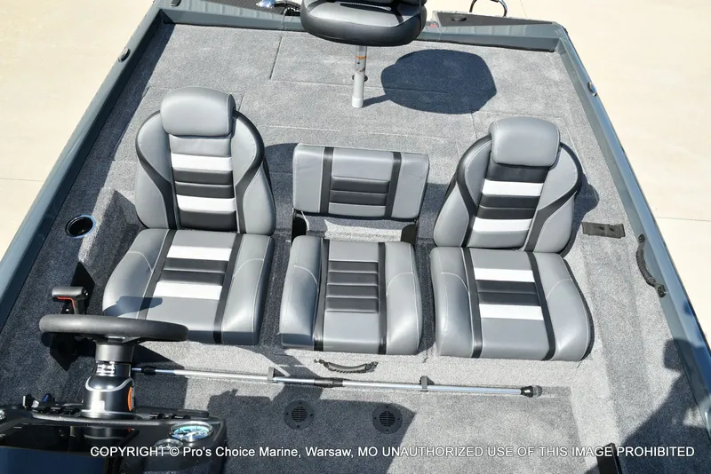 Slide: The Image of Ranger RT198P Cup Garmin Livescope Equipped 2026 - 53