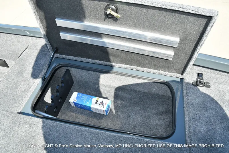 Slide: The Image of Ranger RT198P Cup Garmin Livescope Equipped 2026 - 60