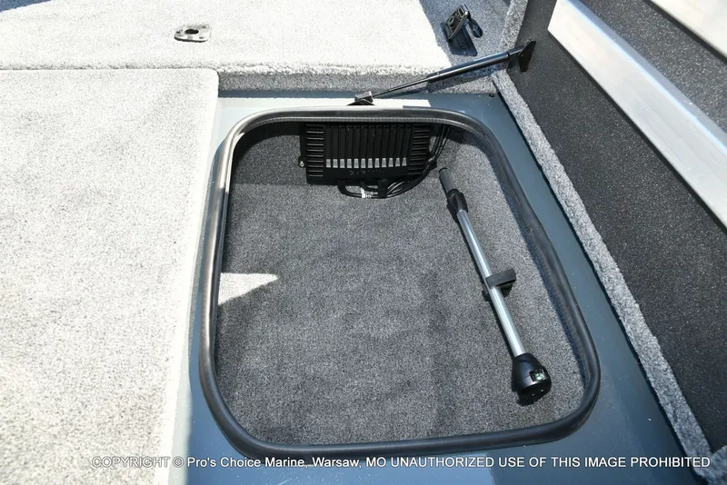 Slide: The Image of Ranger RT198P Cup Garmin Livescope Equipped 2026 - 63