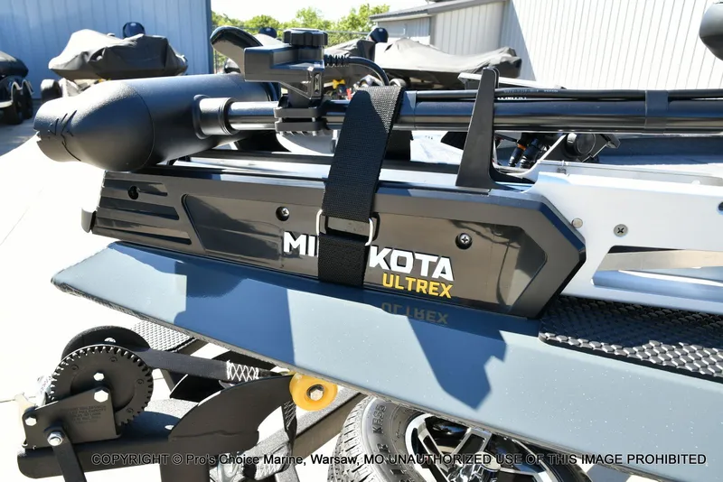 Slide: The Image of Ranger RT198P Cup Garmin Livescope Equipped 2026 - 8