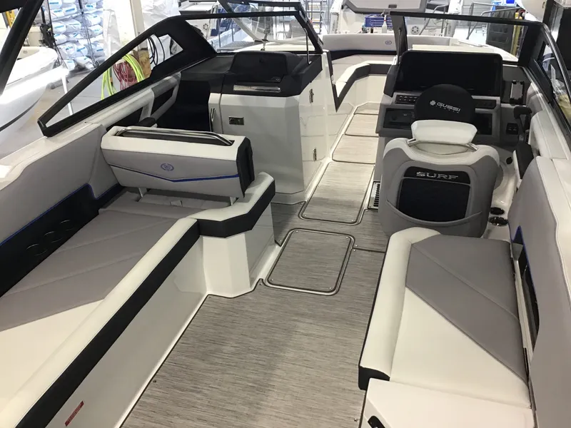 Slide: The Image of Cobalt R8 Surf 2024 - 293