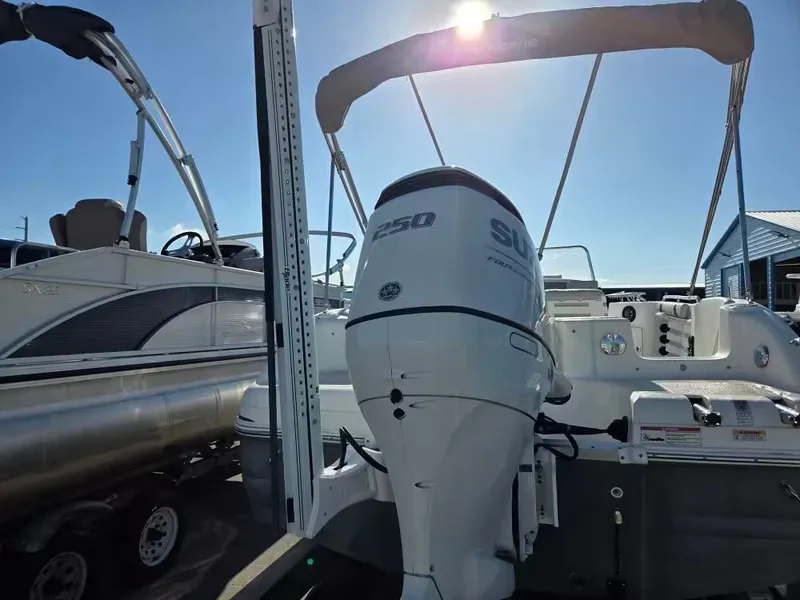 Slide: The Image of Hurricane 231 Cc 2021 - 3