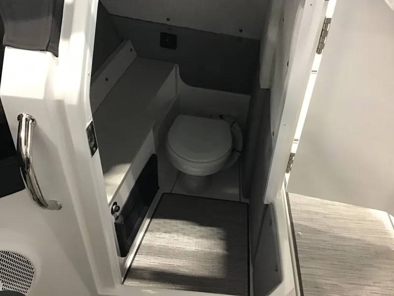 Slide: The Image of Cobalt R8 Surf 2024 - 310