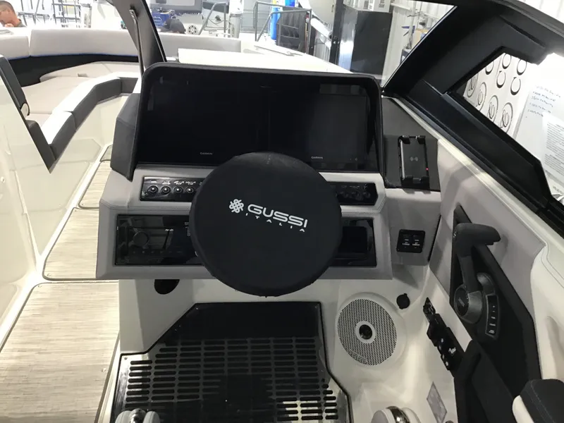 Slide: The Image of Cobalt R8 Surf 2024 - 330