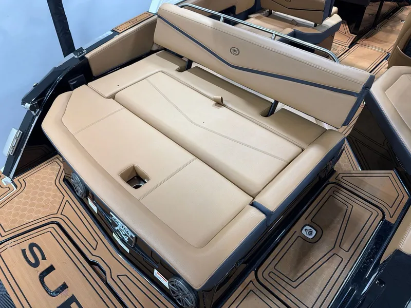 Slide: The Image of Cobalt R4 Surf 2026 - 7