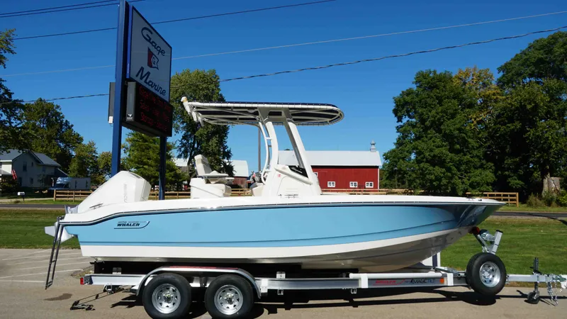 Slide: The Image of Boston Whaler 220 Dauntless 2026 - 1