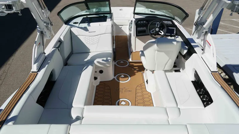 Slide: The Image of MasterCraft NXT20 2026 - 12