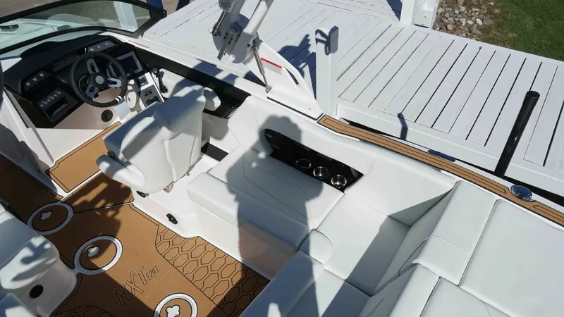 Slide: The Image of MasterCraft NXT20 2026 - 17