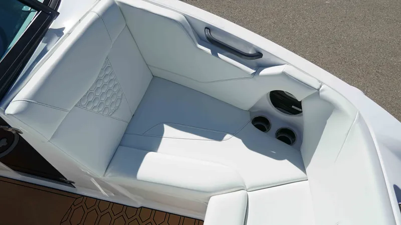 Slide: The Image of MasterCraft NXT20 2026 - 25