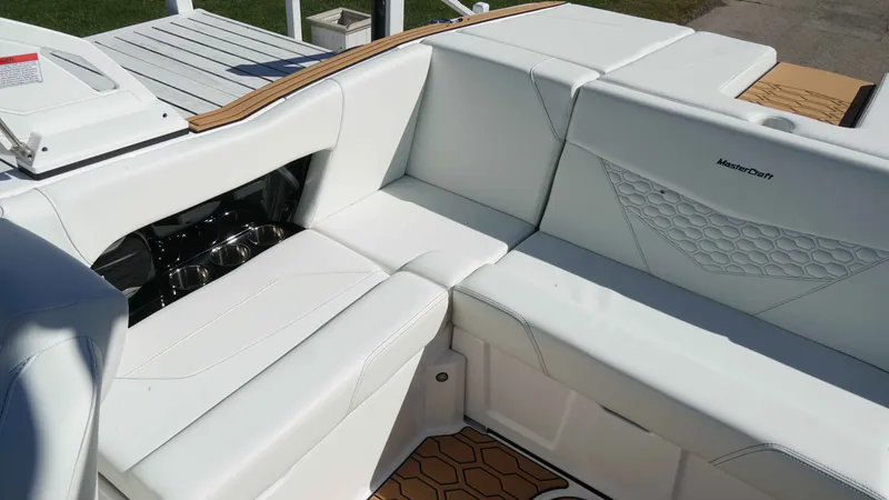 Slide: The Image of MasterCraft NXT20 2026 - 30