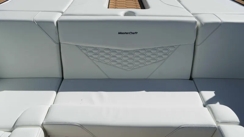Slide: The Image of MasterCraft NXT20 2026 - 31