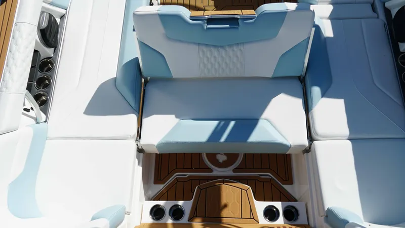 Slide: The Image of MasterCraft XT24 2026 - 19