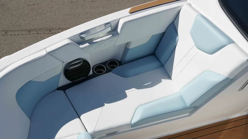 Slide: The Image of MasterCraft XT24 2026 - 30