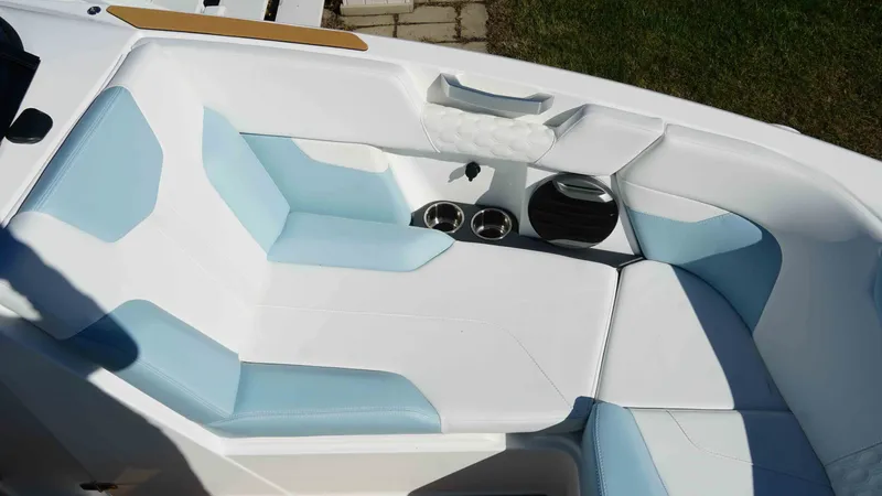 Slide: The Image of MasterCraft XT24 2026 - 31