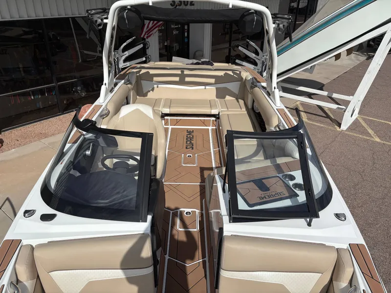 Slide: The Image of Supreme S240 2024 - 10