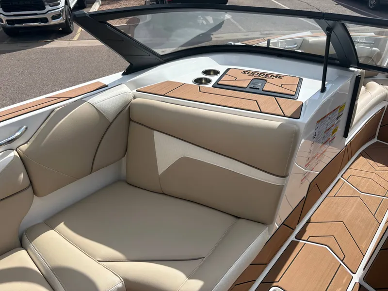 Slide: The Image of Supreme S240 2024 - 9