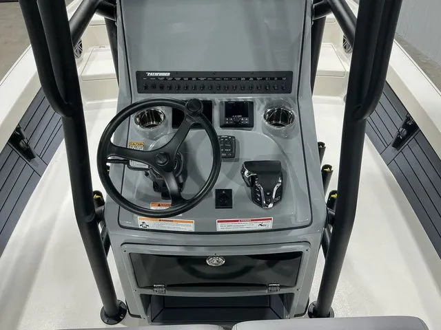 Slide: The Image of Pathfinder 2500 Hybrid 2026 - 18