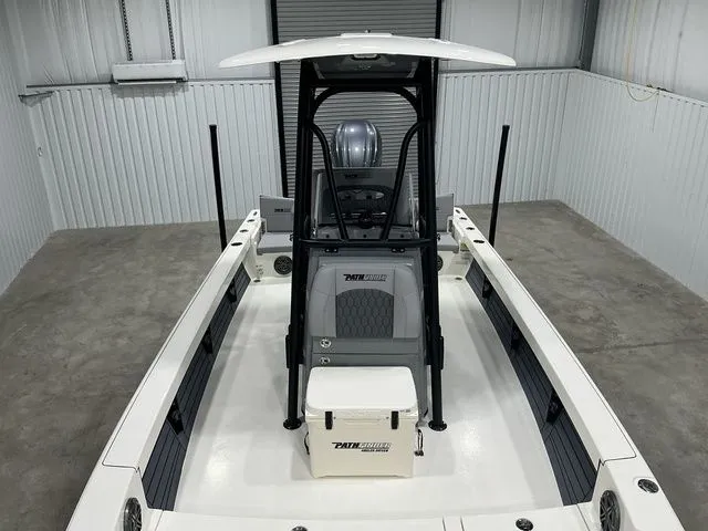 Slide: The Image of Pathfinder 2500 Hybrid 2026 - 19