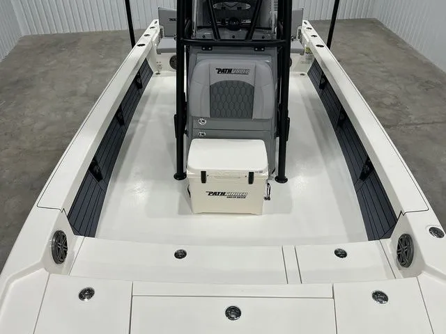 Slide: The Image of Pathfinder 2500 Hybrid 2026 - 9