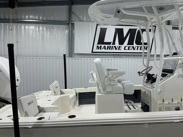 Slide: The Image of Pathfinder 2500 Hybrid 2026 - 16