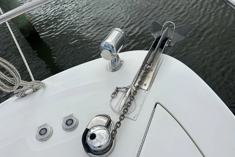 Slide: The Image of Bow of 2014 Sea Ray 280 Sundancer with anchor and marine equipment. - 13