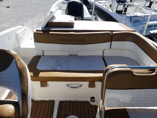 Slide: The Image of Bayliner VR5 Bowrider OB 2019 - 9