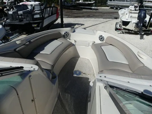 Slide: The Image of Sea Ray 240 Sundeck 2004 - 10