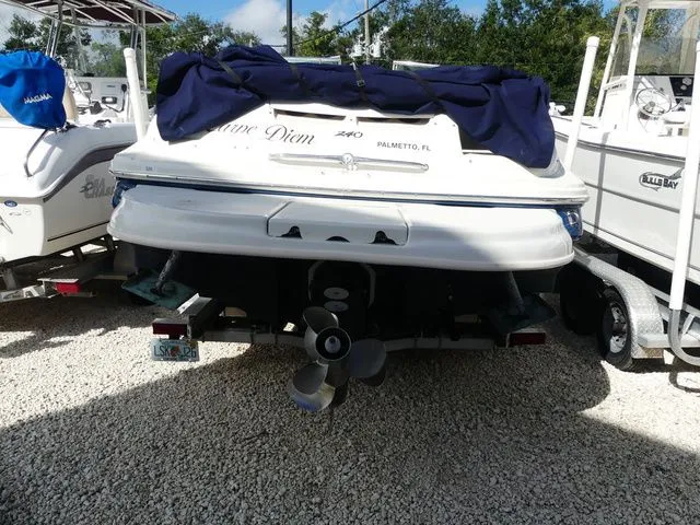 Slide: The Image of Sea Ray 240 Sundeck 2004 - 4