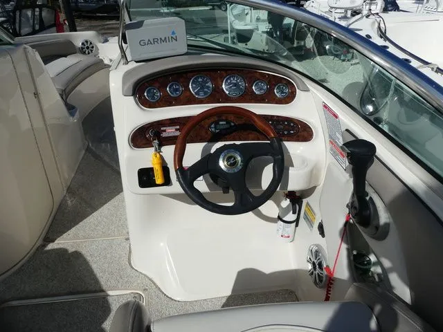 Slide: The Image of Sea Ray 240 Sundeck 2004 - 5