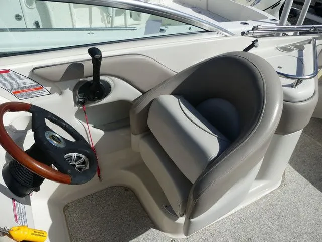 Slide: The Image of Sea Ray 240 Sundeck 2004 - 7