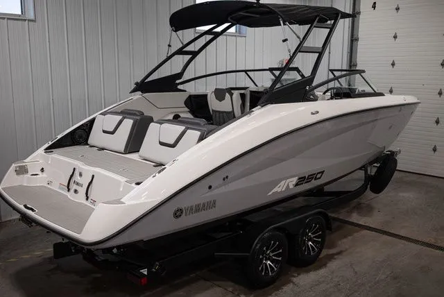 Slide: The Image of Yamaha AR250 2026 - 3