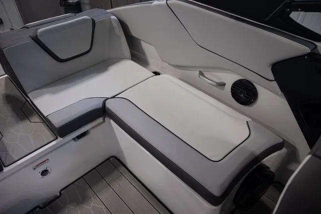 Slide: The Image of Yamaha 252XE 2026 - 17