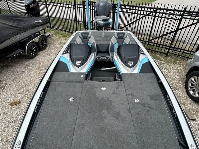 Slide: The Image of Skeeter FX21 Limited Edition 2017 - 12