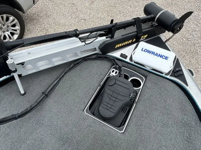 Slide: The Image of Skeeter FX21 Limited Edition 2017 - 13