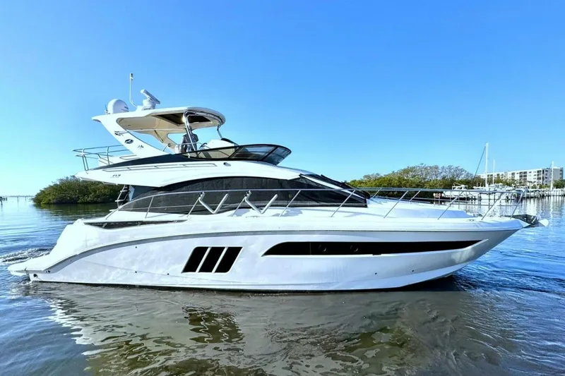 Slide: The Image of 2016 Sea Ray 510 Fly 'Bateau d’Amis' - Helm - 1