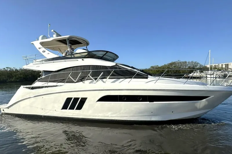 Slide: The Image of 2016 Sea Ray 510 Fly 'Bateau d’Amis' - Flybridge - 30