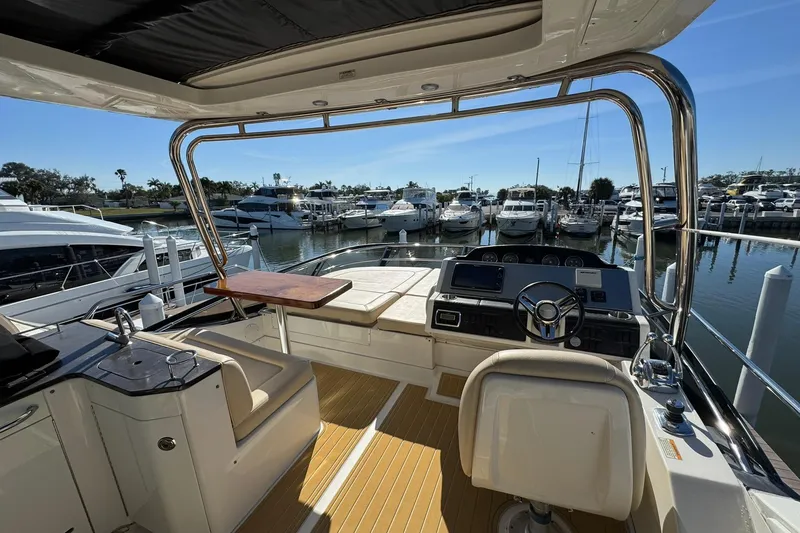 Slide: The Image of 2016 Sea Ray 510 Fly 'Bateau d’Amis' - Flybridge - 32