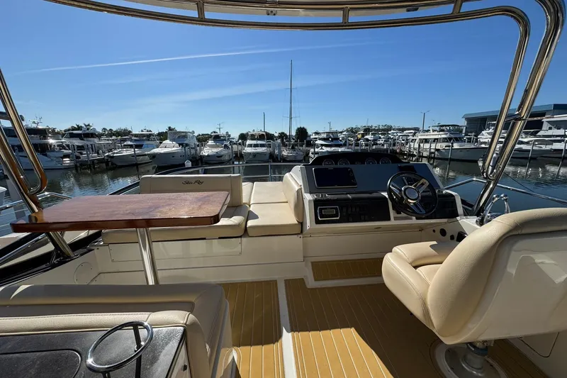 Slide: The Image of 2016 Sea Ray 510 Fly 'Bateau d’Amis' - Flybridge - 34