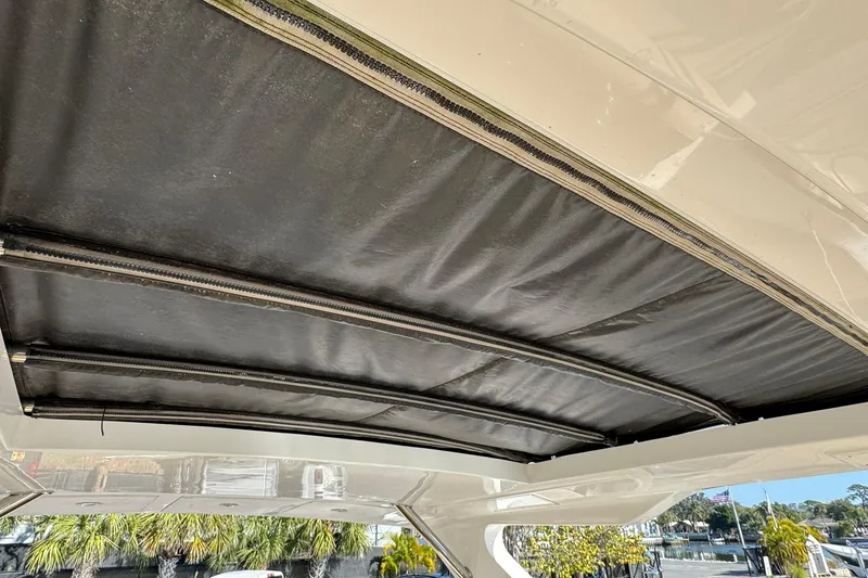 Slide: The Image of 2016 Sea Ray 510 Fly 'Bateau d’Amis' - Flybridge Helm Top - 40