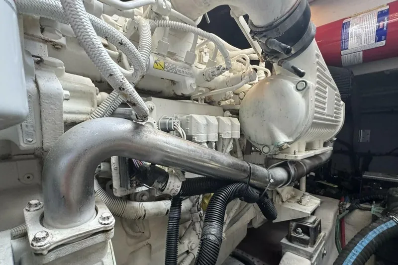 Slide: The Image of 2016 Sea Ray 510 Fly 'Bateau d’Amis' - Engine Room - 42